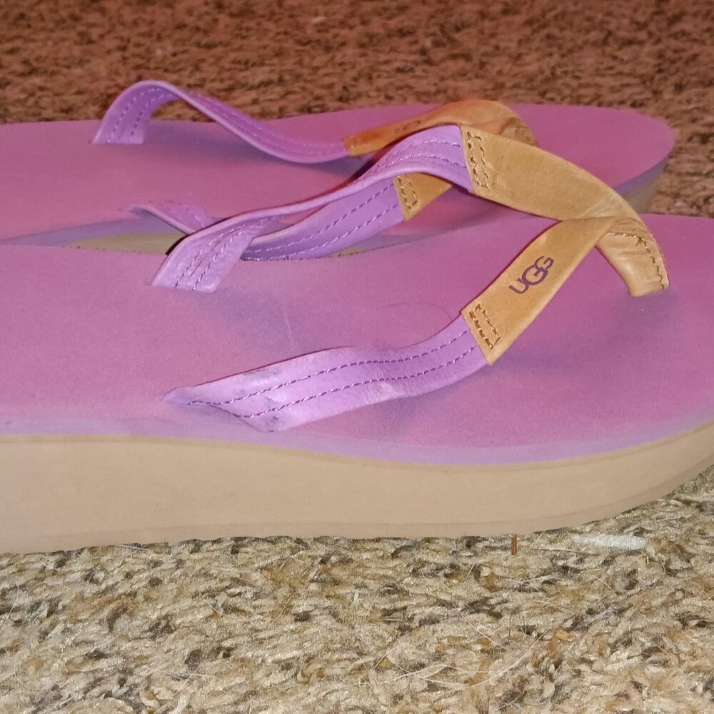 UGG THONG SANDALS